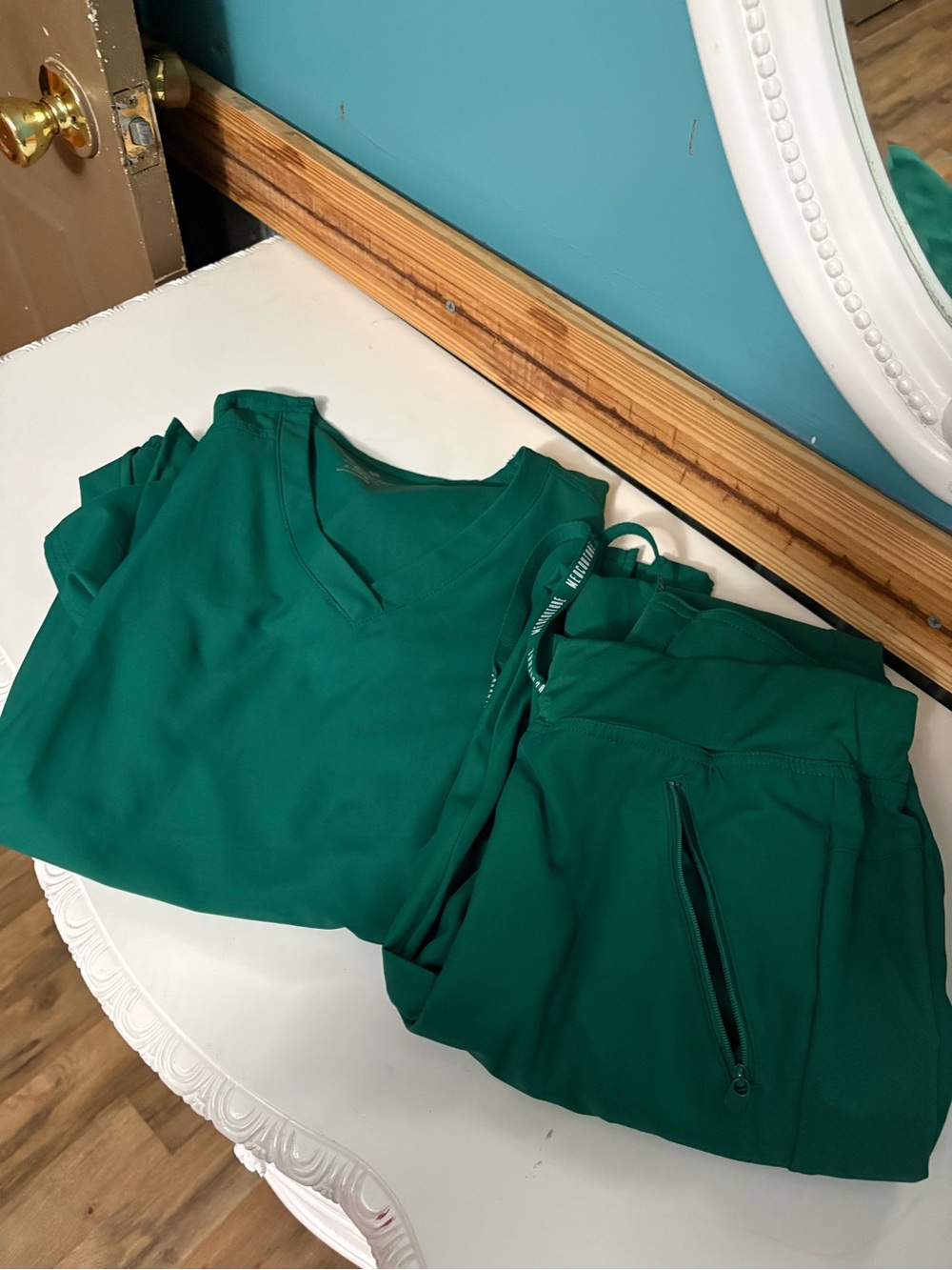Med Couture Women's Green Scrub Set